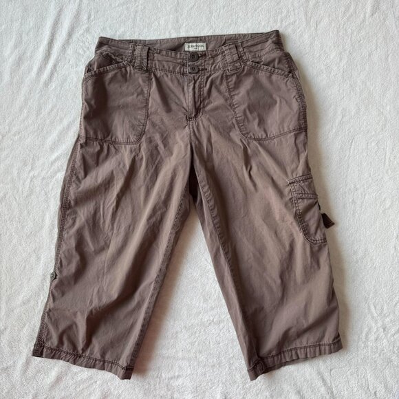 st. john’s bay brown cargo capri pants - Picture 3 of 6